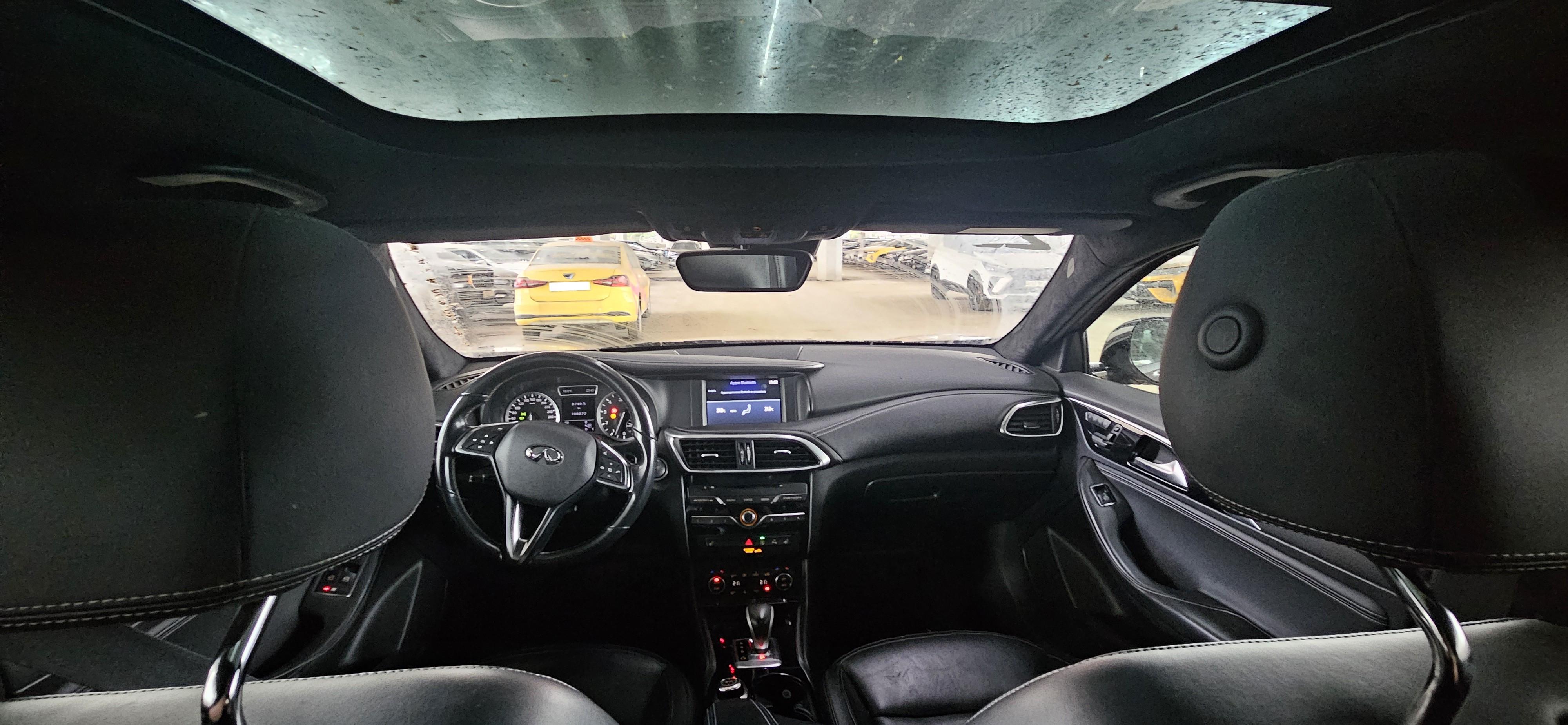 Infiniti Qx30