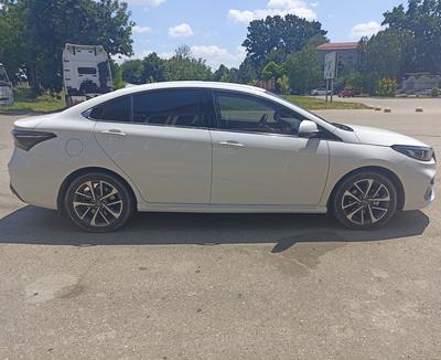auto-media-item-1