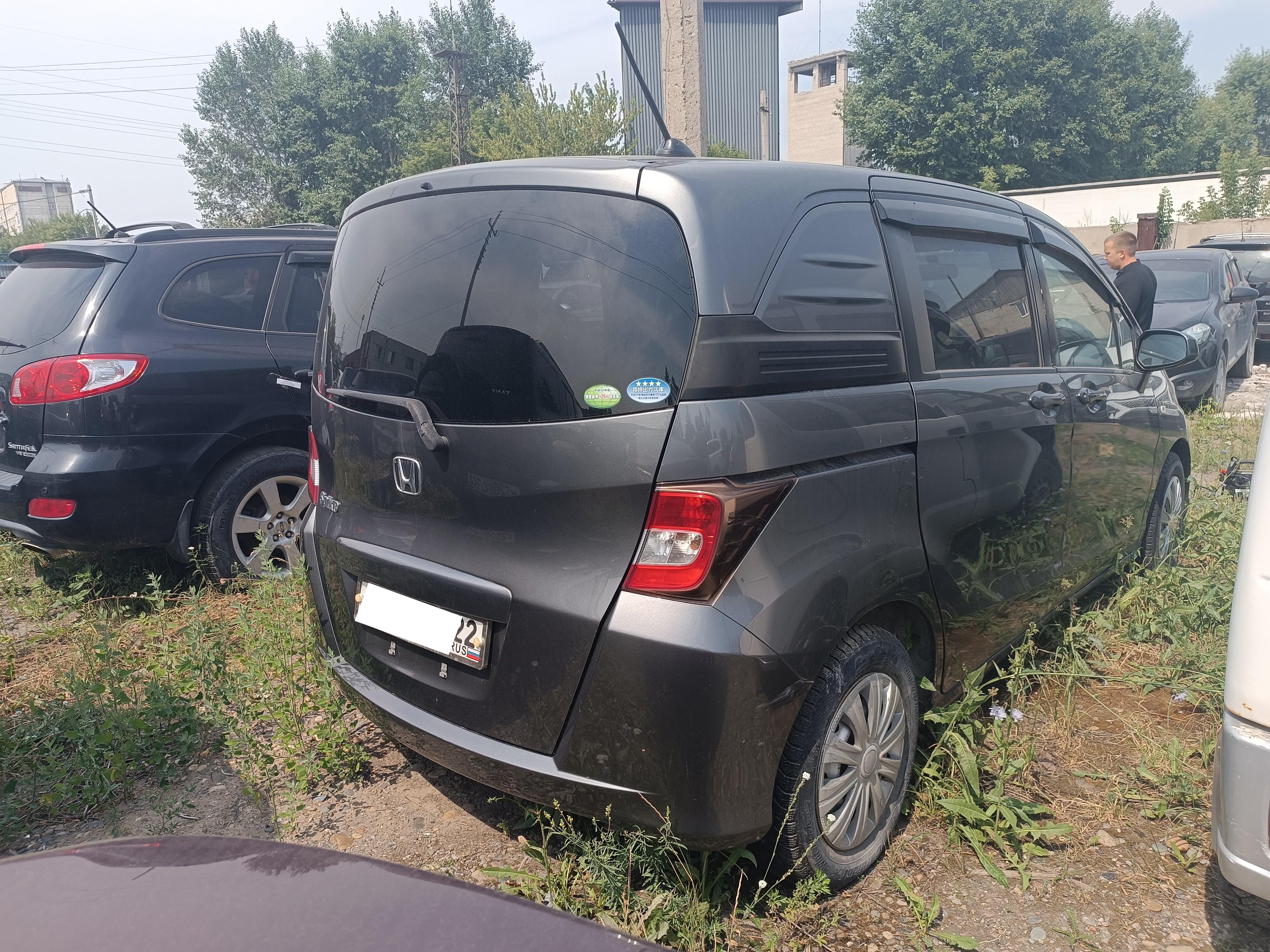 Honda Freed Spike