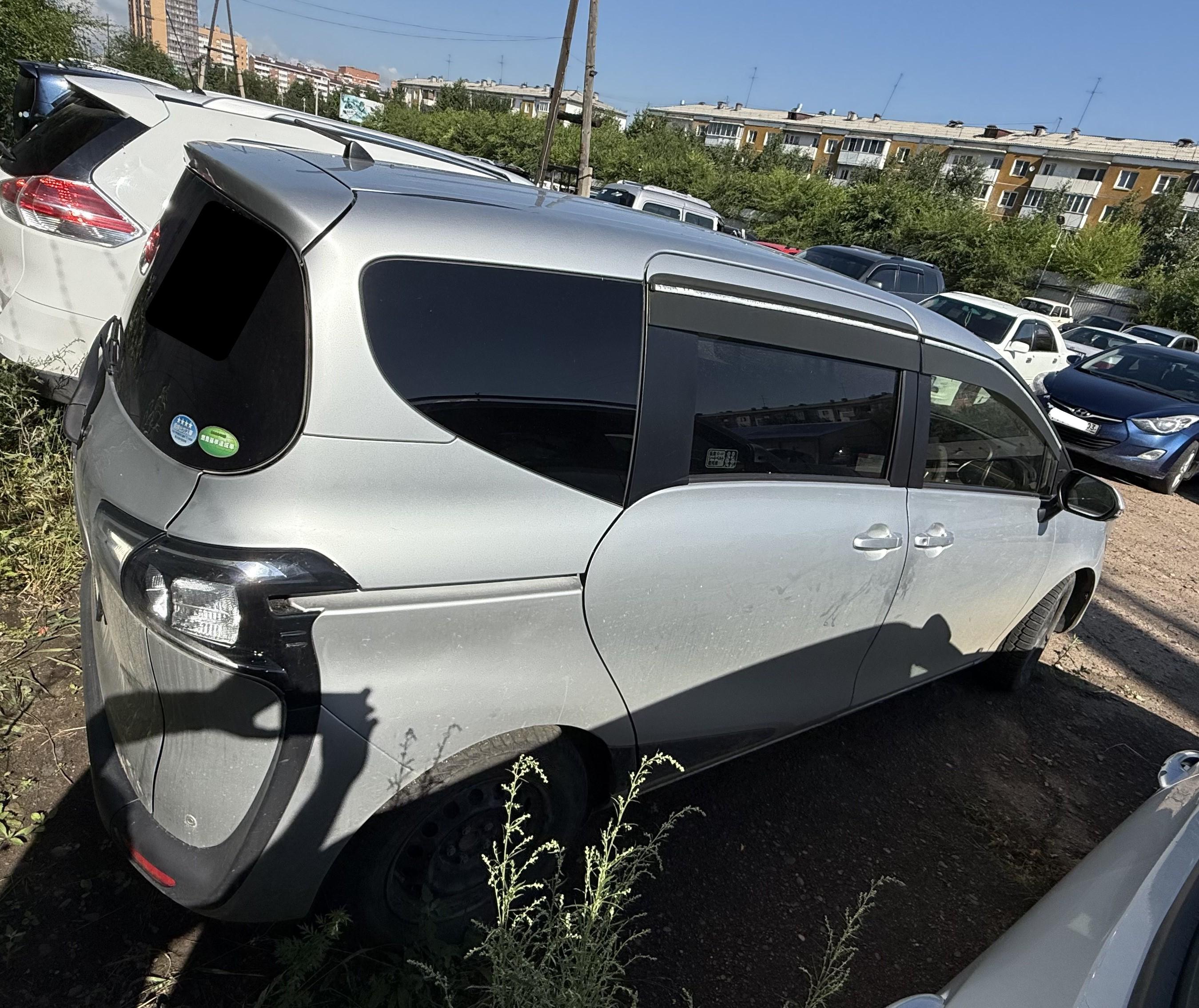 Toyota Sienta