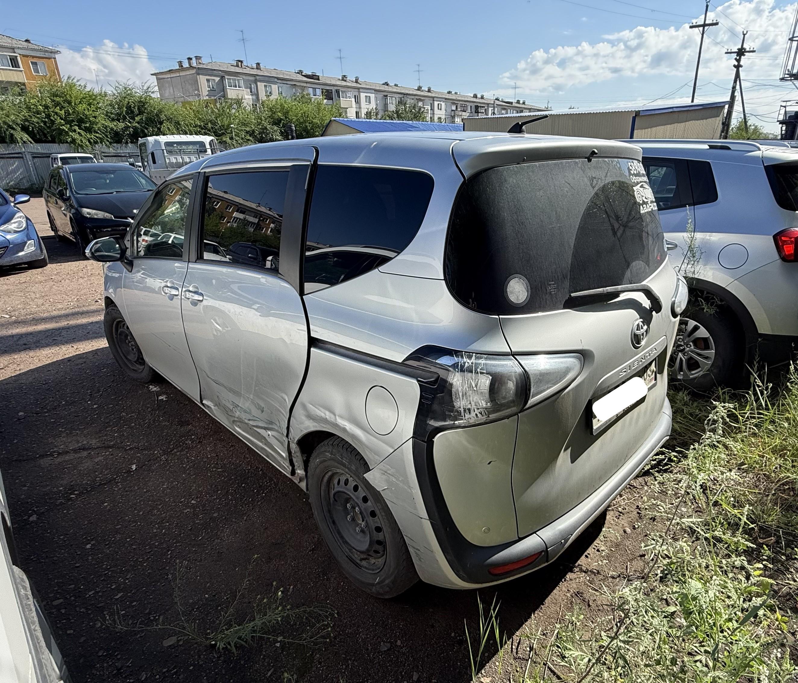 Toyota Sienta