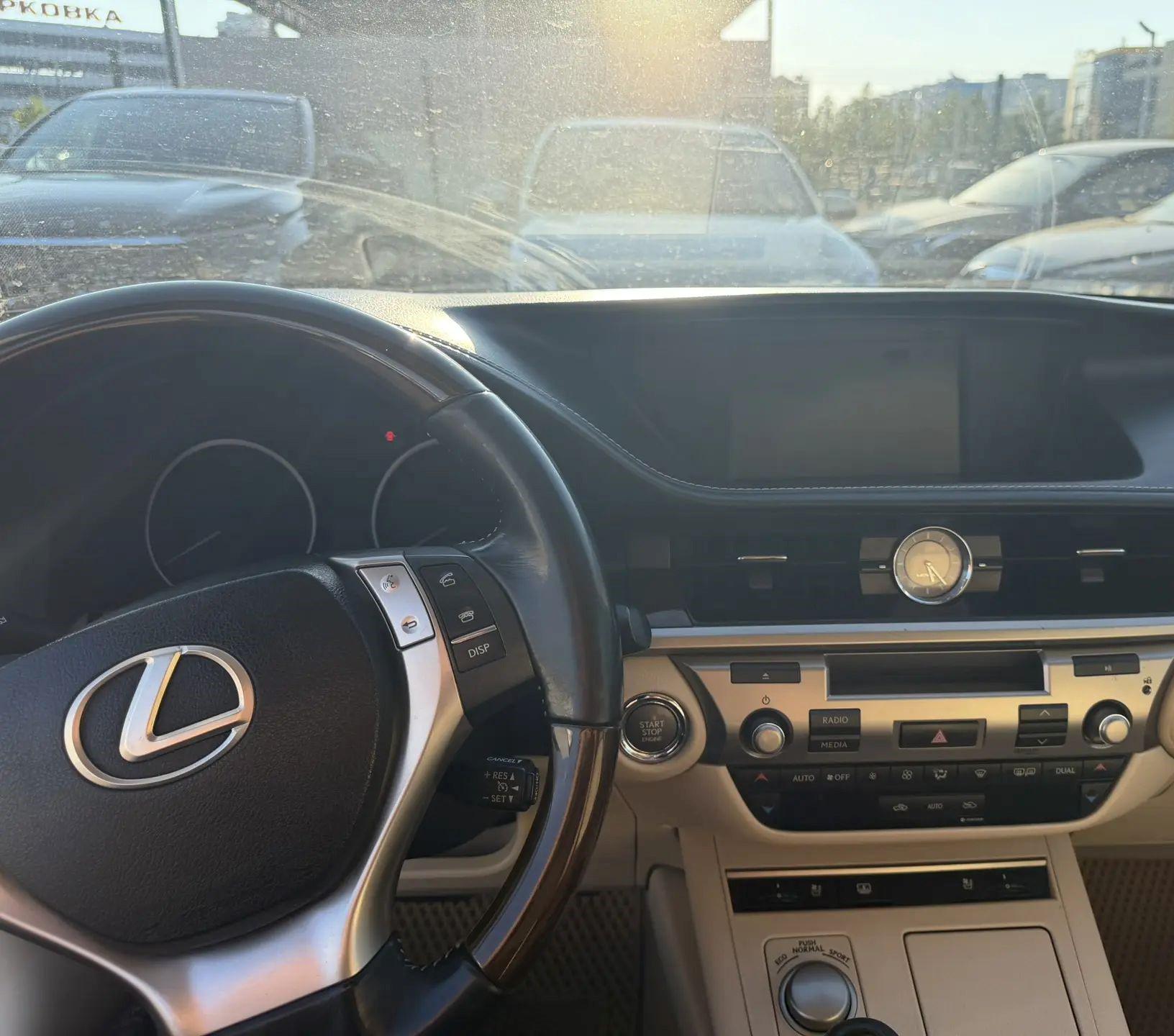 Lexus Es250